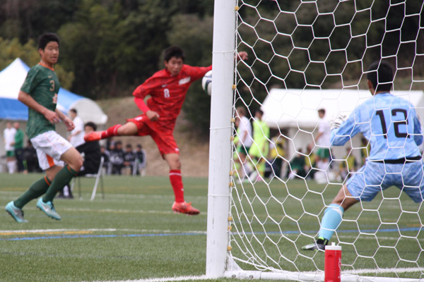 第13回サニックス杯国際ユースサッカー大会2015東福岡－青森山田３